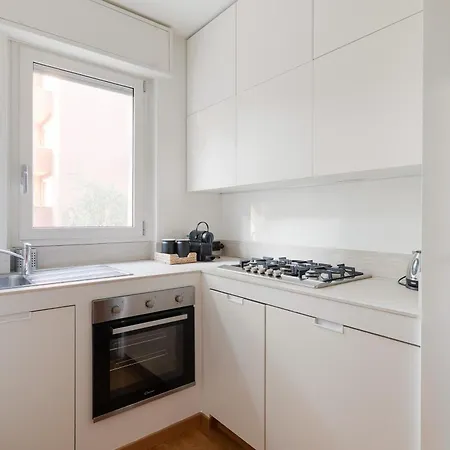 Guesthost - Bright M1 Precotto * 밀라노